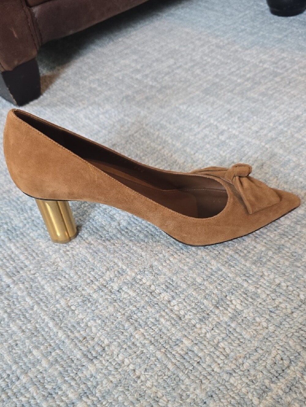 Salvatore Ferragamo Tan Suede Pointed-Toe Pumps with Bow - Picture 3 of 13